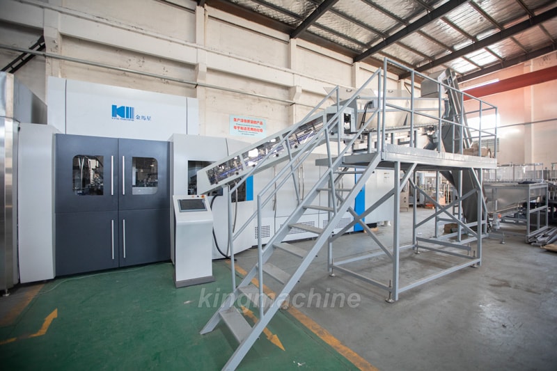 blow molding machine.jpg