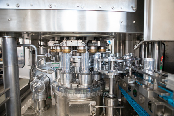 seaming machine for cans