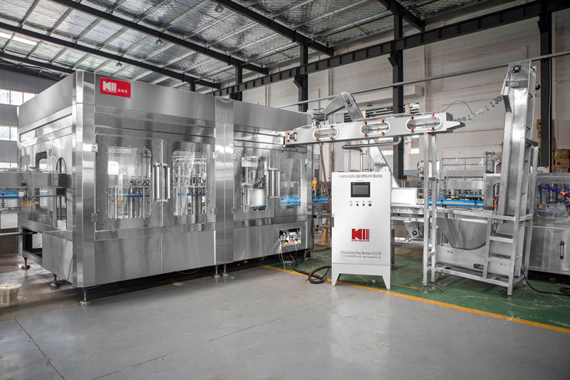 carbonated filling machine.jpg