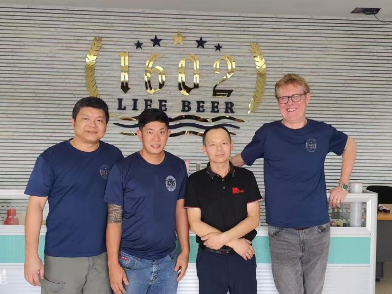 beer filling machine-3.jpg beer filling machine-3.jpg