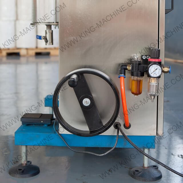 Semi-automatic Oil Filling Machine