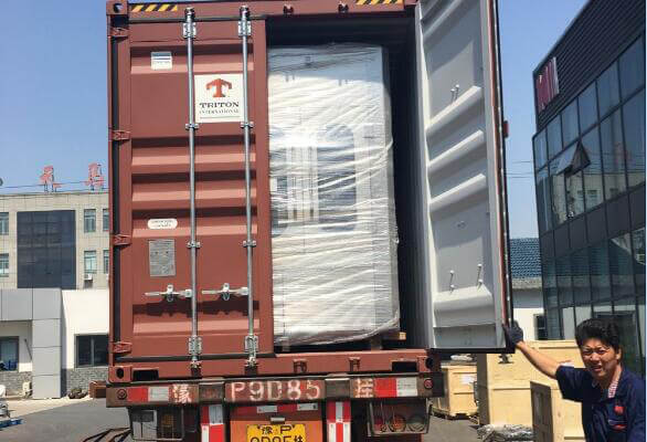 beverage filling machine.jpg beverage filling machine.jpg