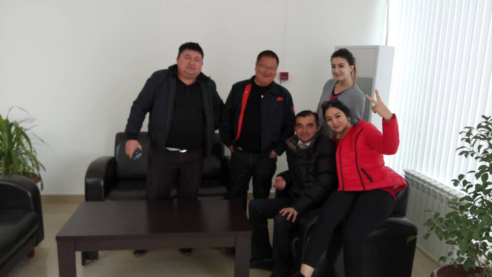 king machine With the customer photo.jpg